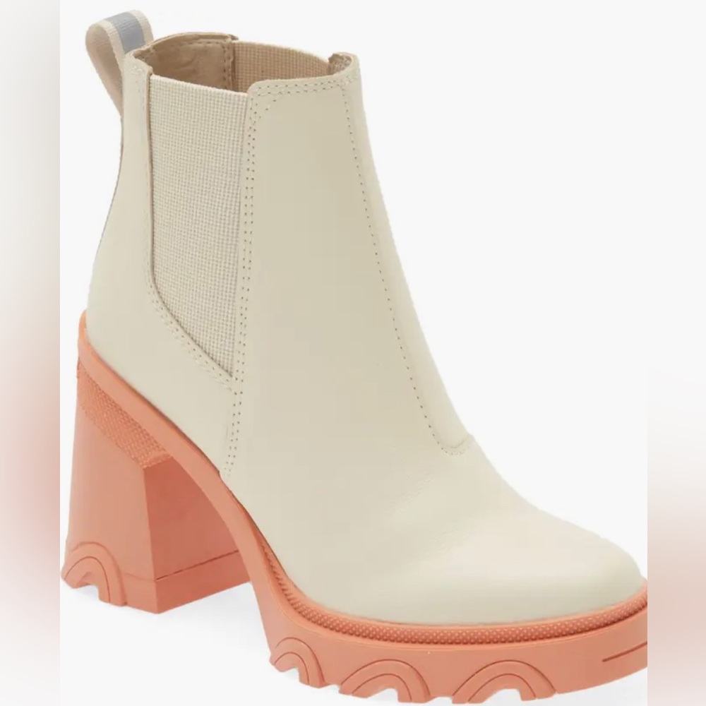 Sorel Brex Heel Chelsea waterproof boots in Creamy White Size 9/10 (41) NWT